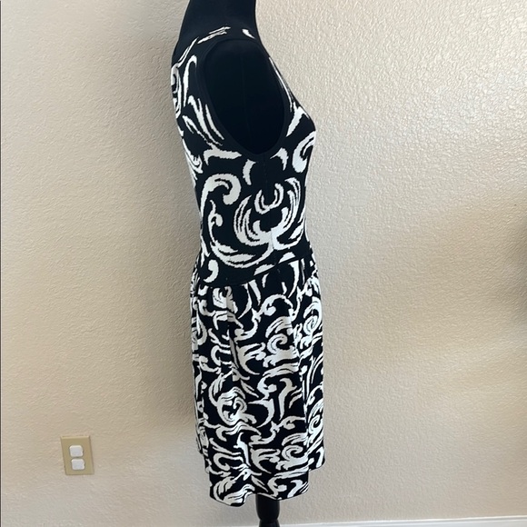 Red by Saks Fifth Avenue Elegant Black and White Patterned Drop Waist Dress - Picture 5 of 11